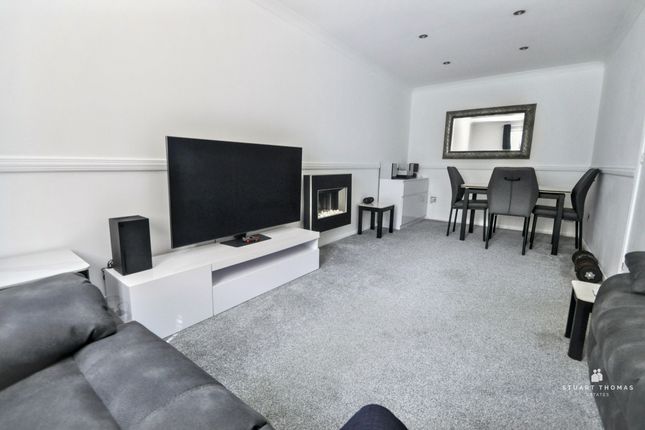 29, Saxon Court, Benfleet photo 4
