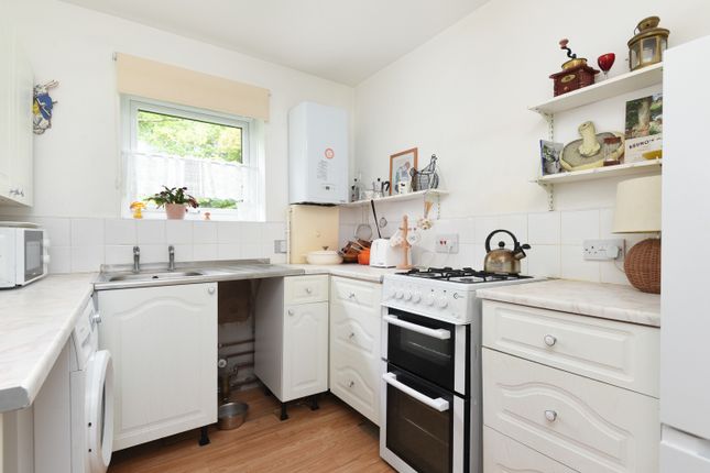 Flat 12, Joseph Conrad House, Canterbury photo 4