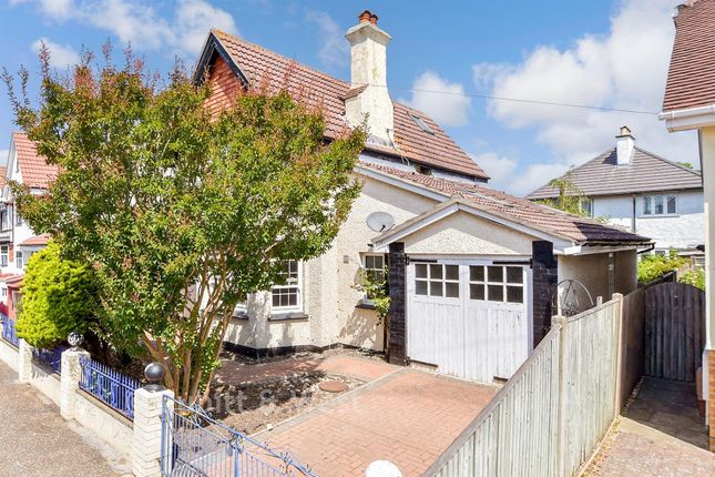 8, Tennyson Road, Bognor Regis photo 4