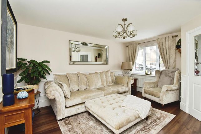 15, Comfrey Avenue, Cheshire photo 4