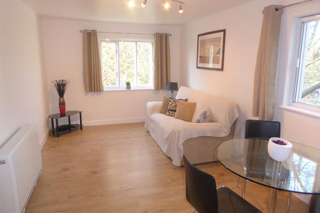 16 The Beeches, Lampton Road, Hounslow photo 3