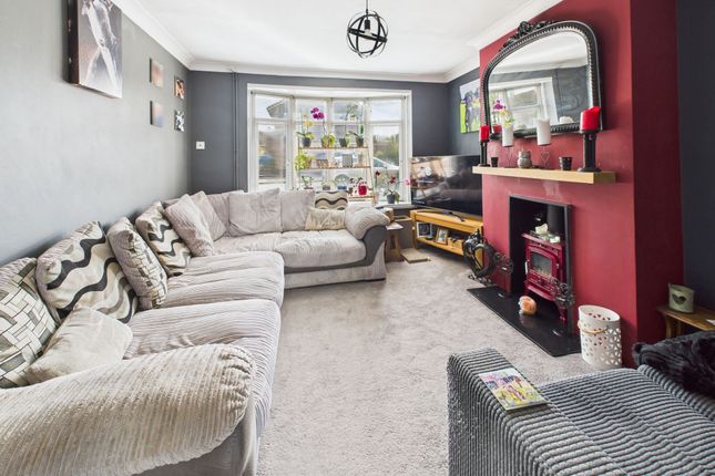 24 Whittington Road, Crawley photo 2