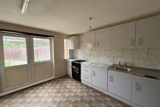 49, MILTON KEYNES photo 3