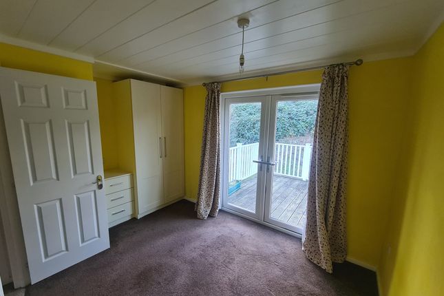 Mobile/park home for sale in Cambridge Road, Stretham, Ely