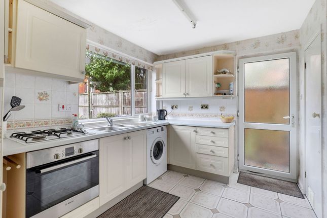 2 Adbolton Grove, Nottingham photo 4