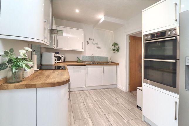 14, Bunyard Drive, Surrey photo 2