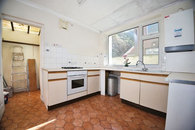 29, Victoria Road, Abertillery photo 2