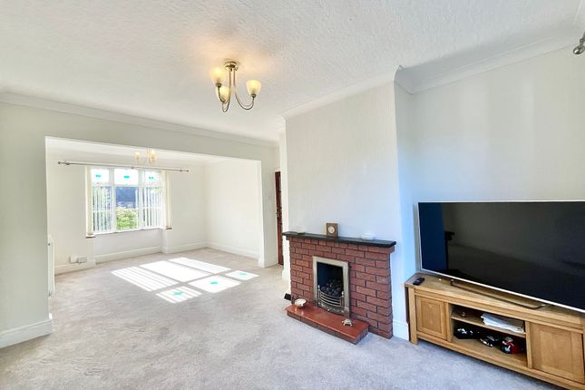 12 The Avenue, Stoke-On-Trent photo 2