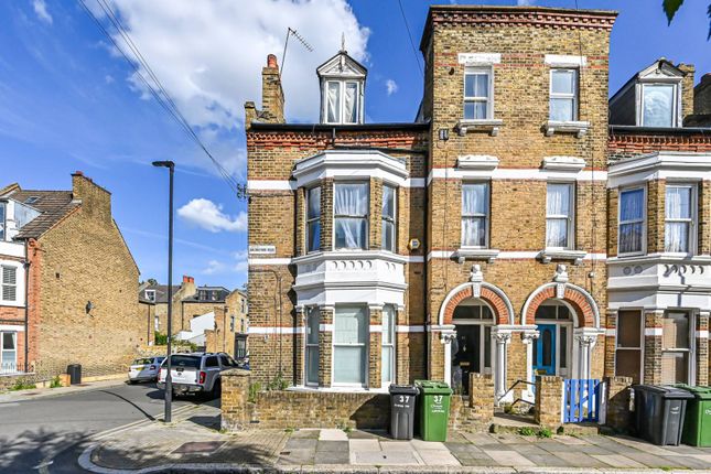 Flat for sale in Arlingford Road, Brixton, London