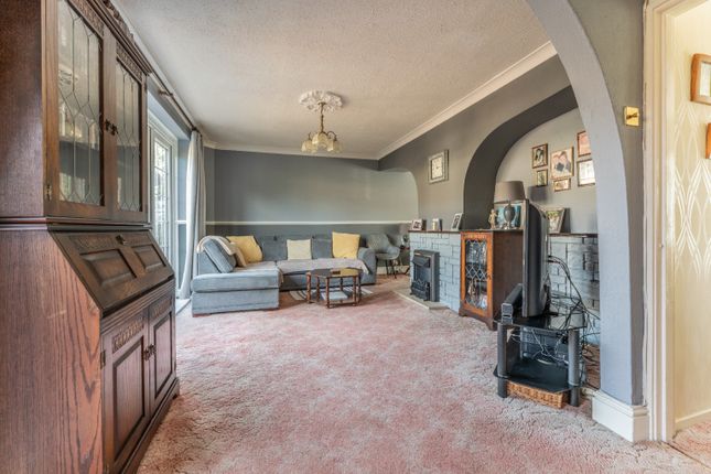 144 Godstow Road, London, Greater London photo 2
