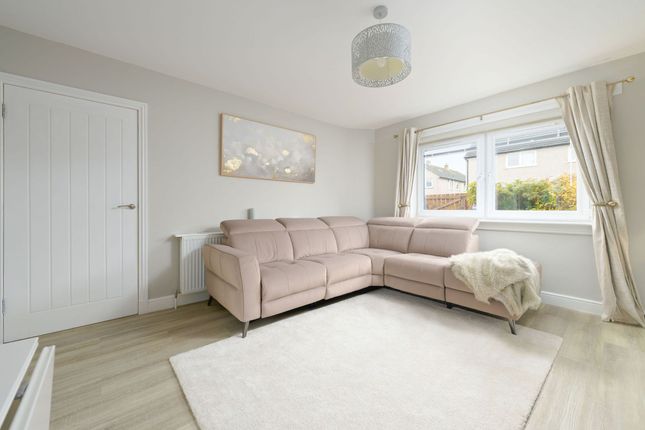 6 Aberdour Crescent, Dunfermline photo 3