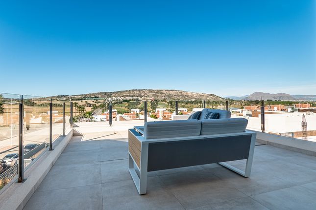 Villa for sale in Carretera Montesinos - Algorfa, Km 3, 03169 Algorfa, Alicante, Spain