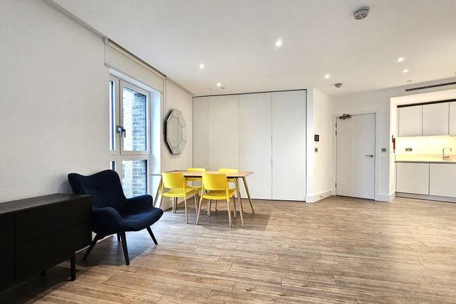1505 Wiverton Tower,, 4 New Drum Street, Aldgate East photo 3