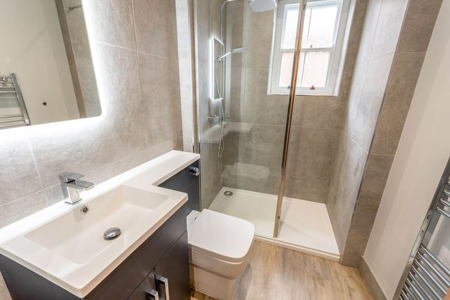 Flat 4, 5-7 Bridgegate, Retford photo 4