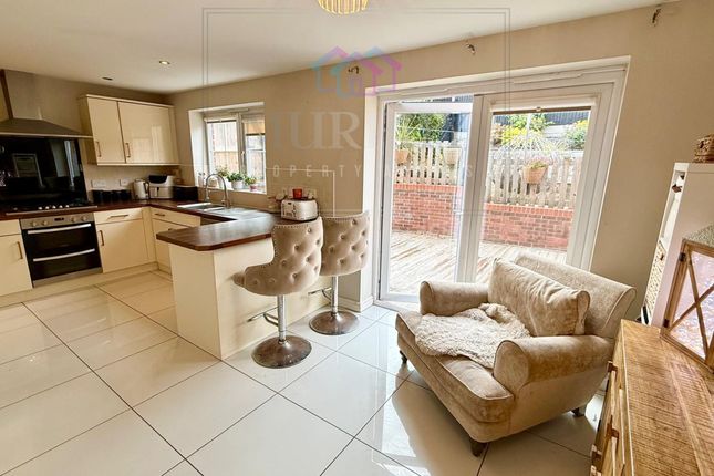 1 Orchard Hill, Castleford photo 4