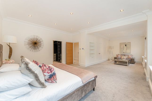 Mews house for sale in Headfort Place, Belgravia, London