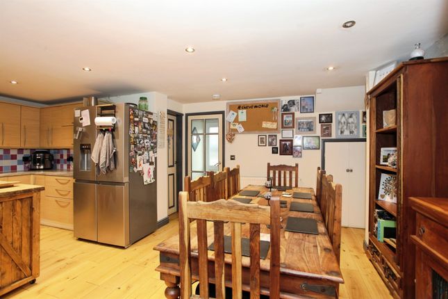 13, Harrison Way, Lydney photo 2