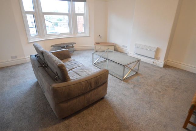 Thumbnail Flat to rent in Shaw Road, Heaton Moor, Stockport