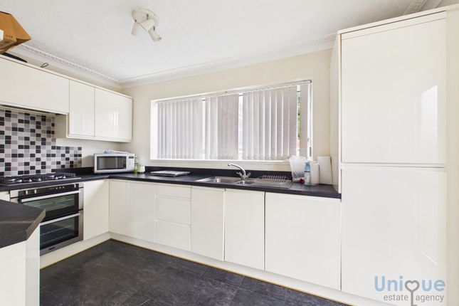 26, Wyre Avenue, Kirkham photo 4