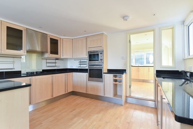 Sheepshead House, Lees Road, Ashford photo 2