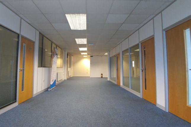 Office to let in Parkside Lane, Leeds