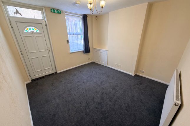 Luton, Bedfordshire photo 2