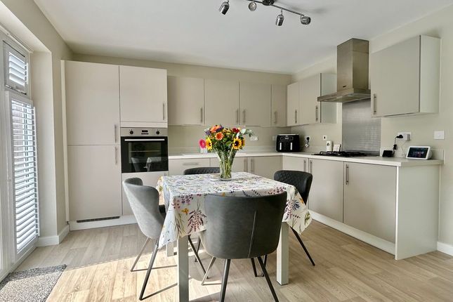 17, Moss Drive, Newport photo 2