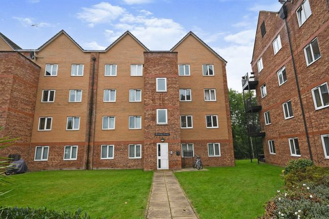 Thumbnail Flat for sale in Tapton Lock Hill, Chesterfield