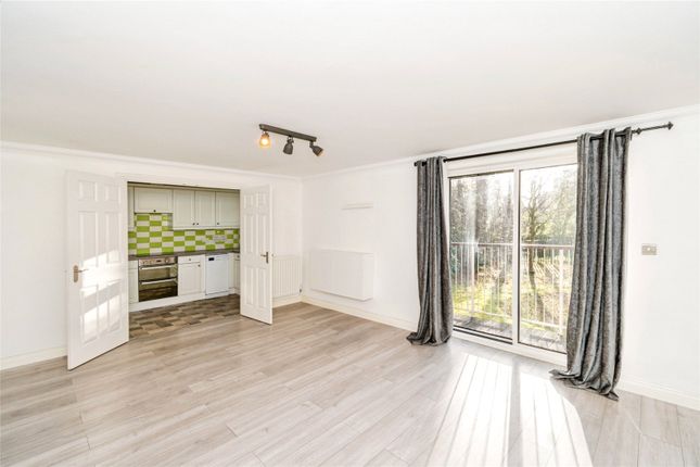 88, Rollesbrook Gardens, Hampshire photo 3