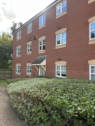 2-bed flat on Ampleforth Drive, Willenhall, £850/mo