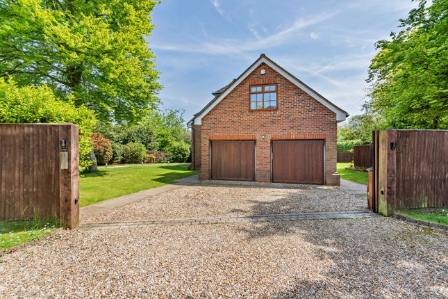 Country house for sale in The Avenue, Farnham Common