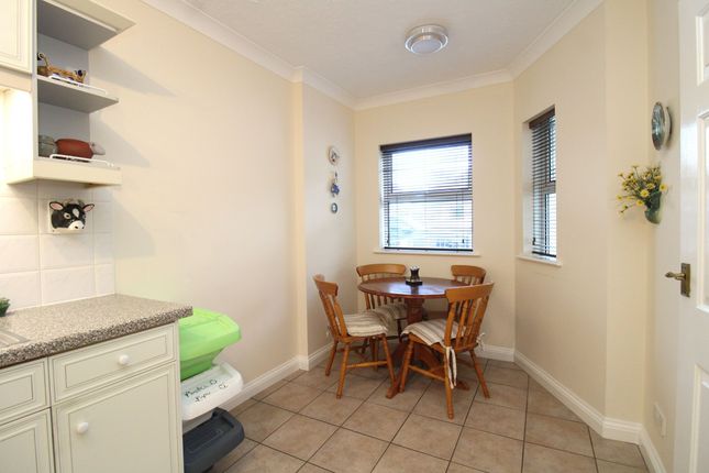 31b Polsham Park, Paignton photo 4