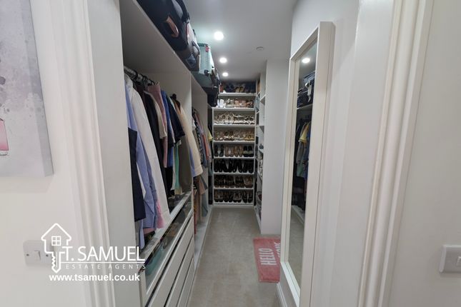 Walk In Wardrobe