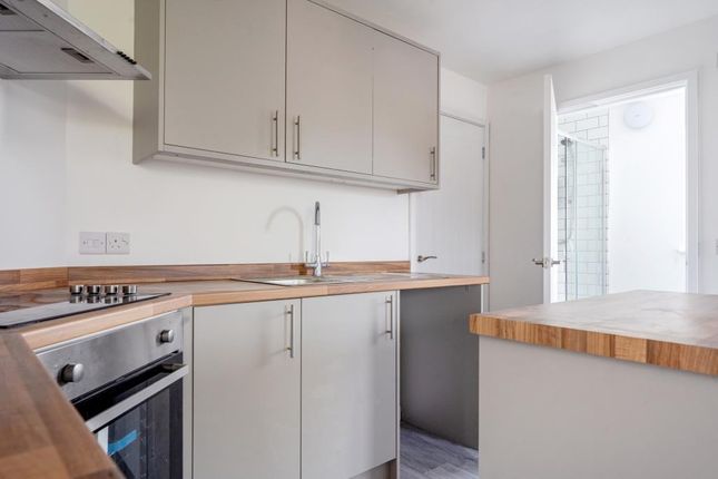 FLAT 5, Burford Road, Carterton photo 3