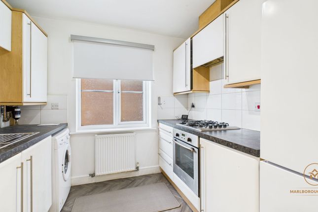 Flat 39, Oakside Court Fencepiece Road, Ilford photo 4