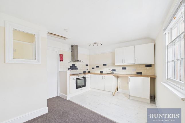 Kitchen / Dining Area