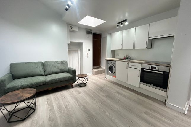1-bed flat on 104 Seymour Place Flat C, Marylebone, £1,800/mo