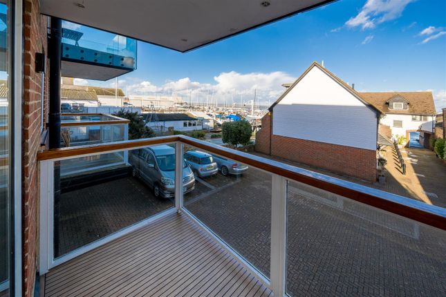 1, Tides Reach, Cowes photo 2
