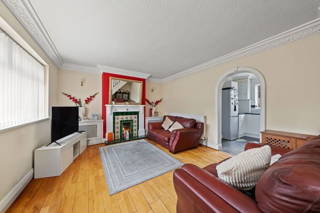 10, Shelley Croft, Birmingham photo 4