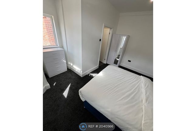 Room to rent in Vaughan Street, Darlington