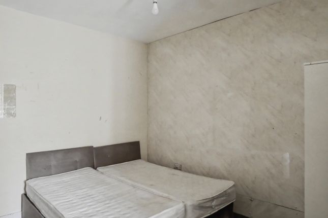 71 Beaconsfield Road, Southall photo 5