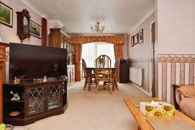 83, Rossfold Road, Bedfordshire photo 4