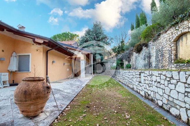Villa for sale in Padenghe Sul Garda, Lombardy, 25080, Italy