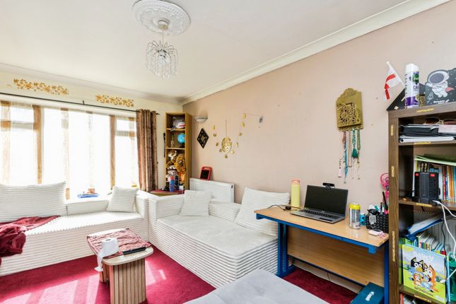 20, Dower Walk, Crawley photo 4