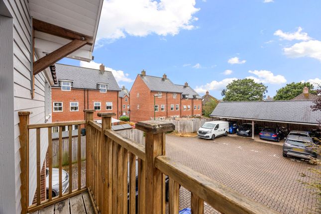 8 Thompson Road, Horsham photo 4