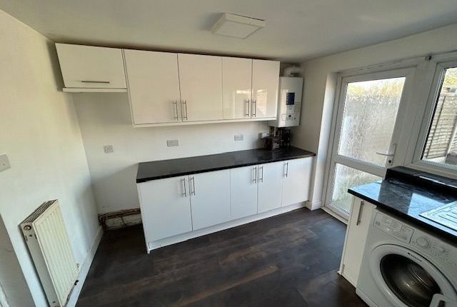 74 Ingleton Avenue, Welling photo 3