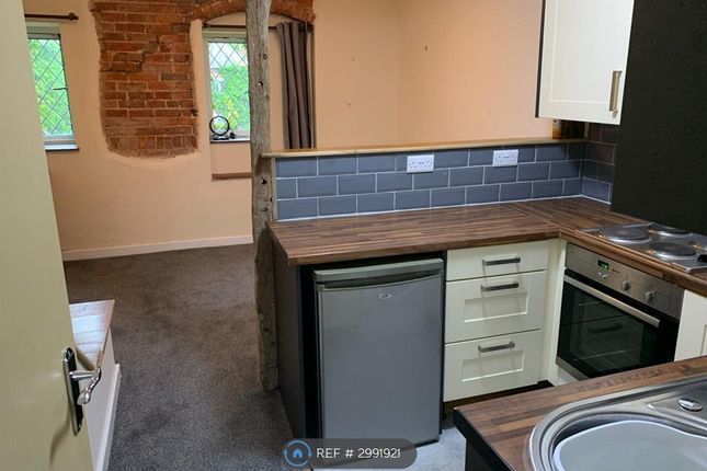 Flat, Coach House Mews Bathafarn Hall, Llanrhydd, Ruthin photo 2