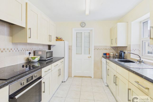 60, The Avenue, Newton Abbot photo 4