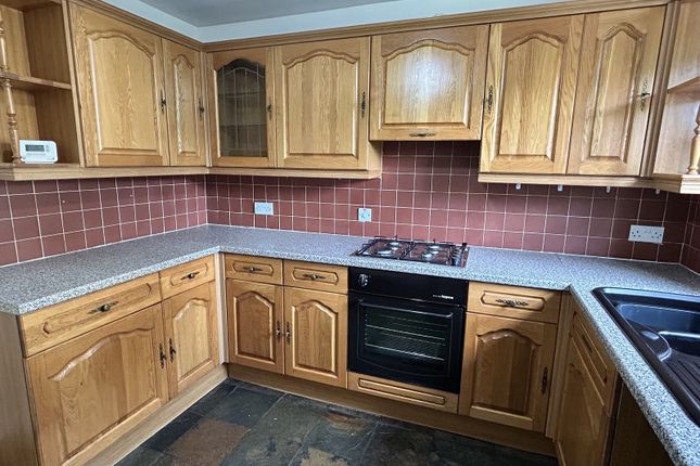7, Meadow Side, Brecon photo 4