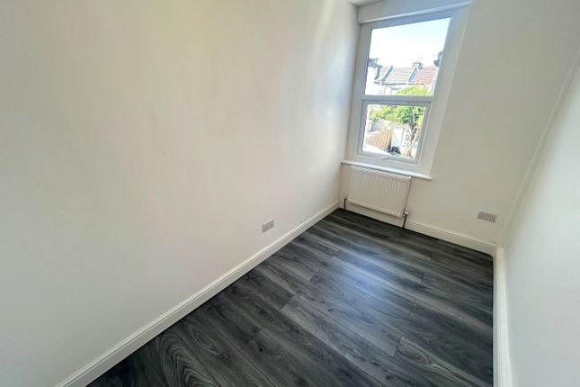 44, Howard Road, Dartford photo 5